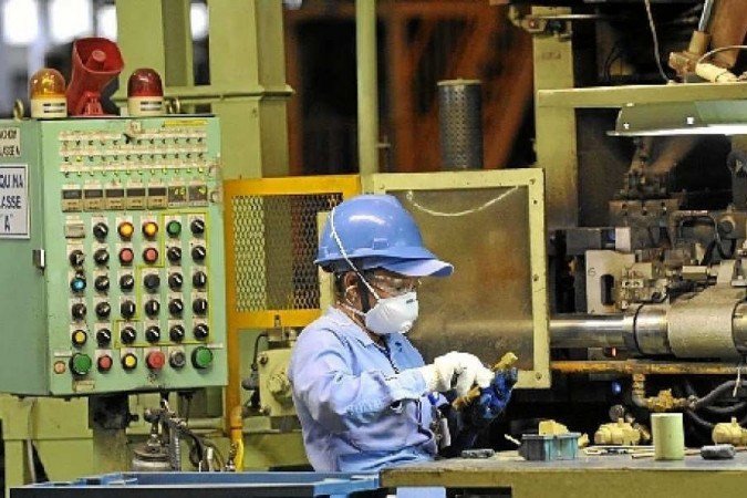 PIB: Indústria surpreende e cresce no primeiro trimestre de 2021